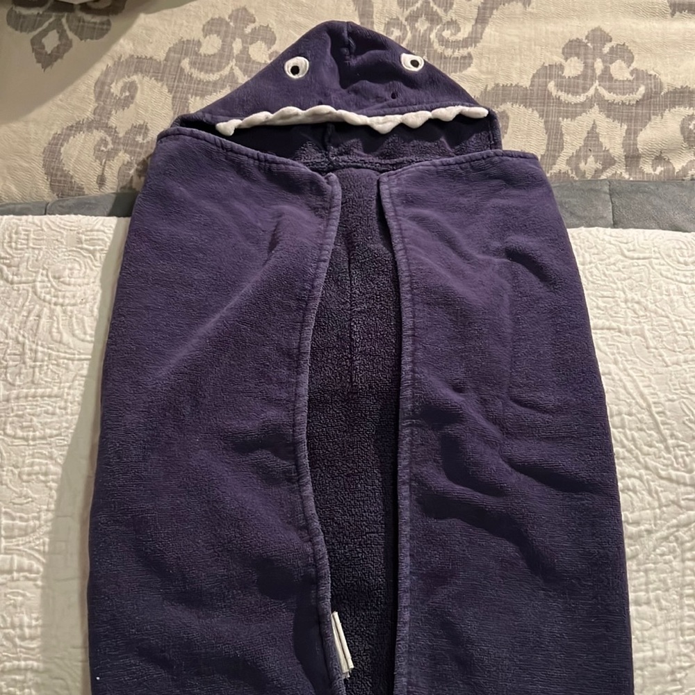 PBK Navy Shark Hooded Towel (Baby)